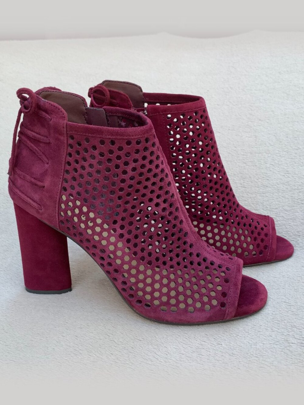 Gianni Bini Perforated Burgundy Suede Peep Toe Booties Sz 7.5